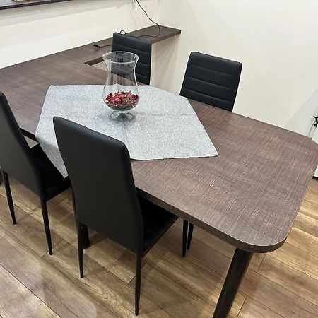 Newly Renovated 2 Rooms Apartment Downtown Nitra Esterno foto